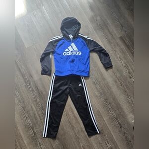 adidas sweatssuit, jogger blue and black kids size 8